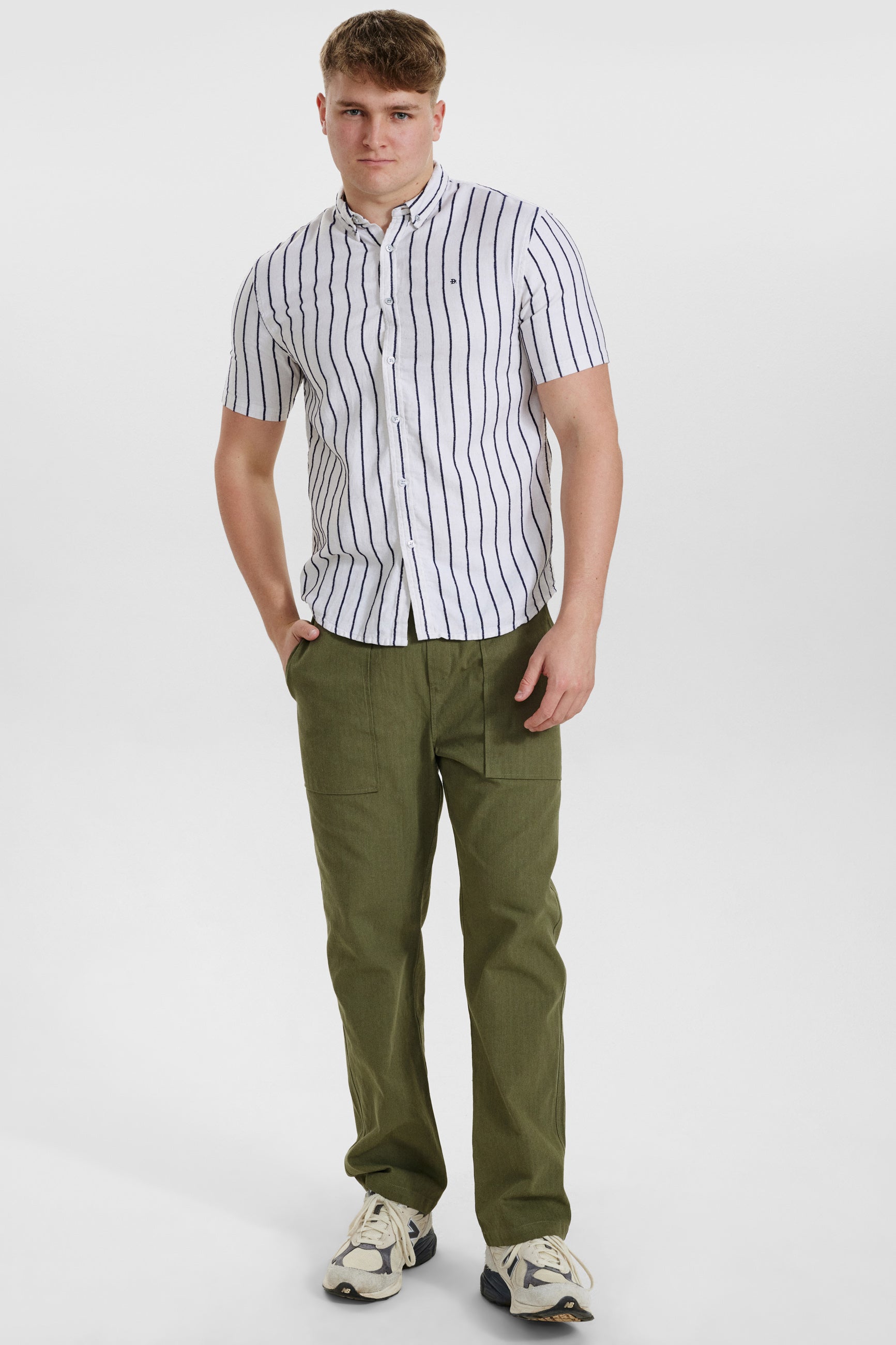 DXNMXRK. DX-Caleb Outlet Carbon