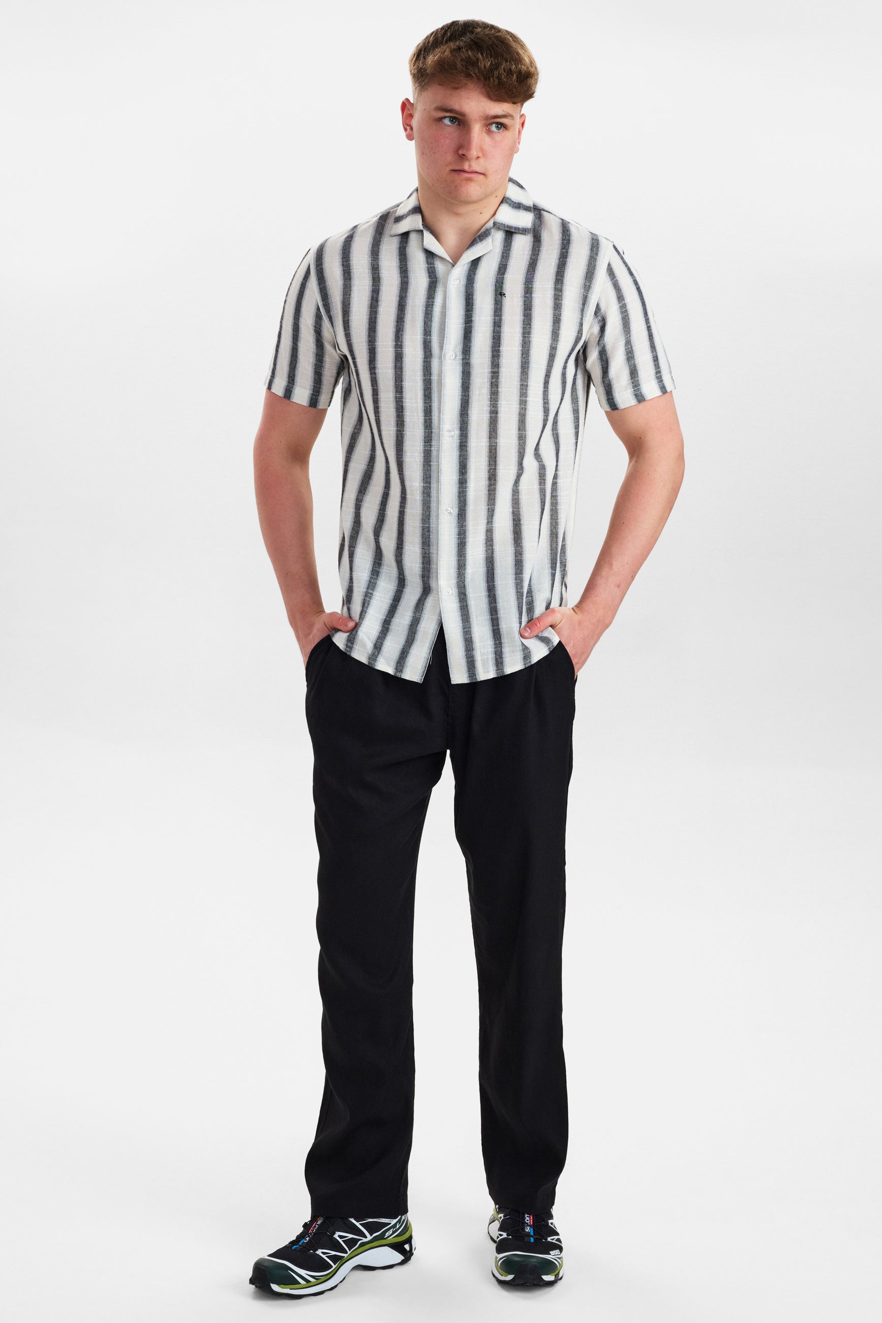 DXNMXRK. DX-Emmert Outlet Black