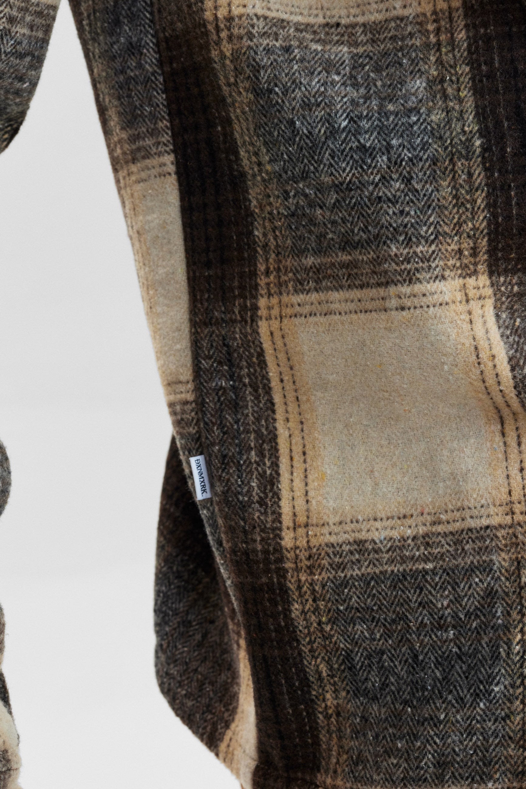 DXNMXRK. DXEarle Outlet Dark Brown